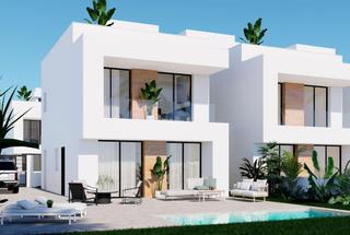 Chalet à La Regia. Villas con 3 dormitorios, 2 baños, solarium y piscina privada en