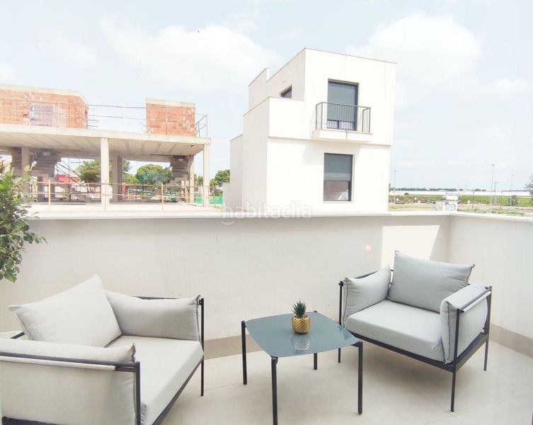 Foto 14c4cb38-21d1-4658-84c1-1ee4607189de. Casa adossada amb piscina a San Javier San Javier