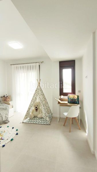 Foto 73f1b0b8-c869-4650-9988-7d0acb9d7564. Casa adossada amb piscina a San Javier San Javier