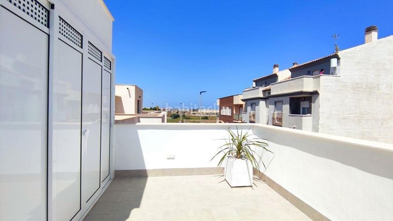 Foto a26ef0df-9c87-49c8-8b7c-27dd6cc7b0bd. Casa adossada amb piscina a San Javier San Javier