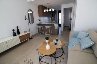 Casa adossada en Pilar de la Horadada Ciudad. Adosados de 3 o 4 dormitorios, 3 baos, azotea y piscina comunit