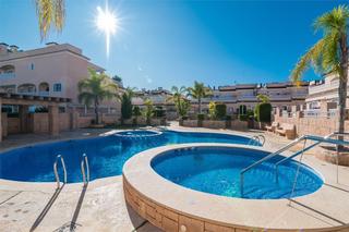 Maison à Villamartín-Las Filipinas. Duplex de 3 dormitorios en zona de los dolses, orihuela costa