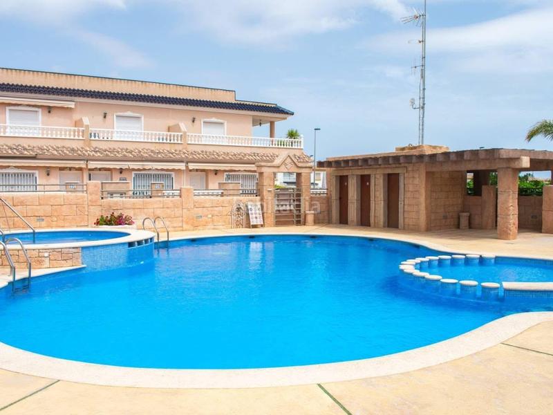 Foto f9347230-6bd7-419c-84cb-c6c5d2f2a7c8. Maison avec parking dans Villamartín-Las Filipinas Orihuela