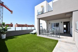 Casa a San Miguel de Salinas. Bungalows de 2 y 3 dormitorios entre el golf y el mar,  zona, sa