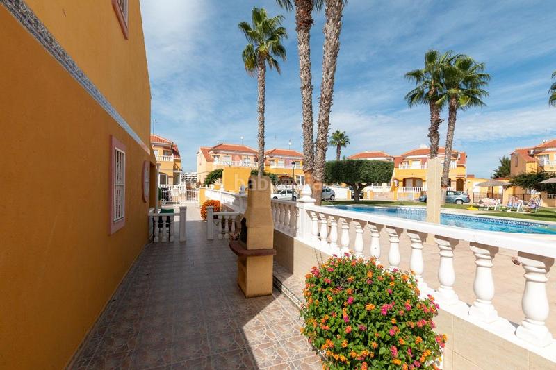 Foto 7113ecae-2210-40a6-845f-62d79428cd06. Casa aparellada amb piscina a La Regia Orihuela