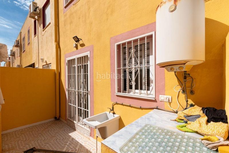 Foto 766a6602-4bf5-4e7c-b0eb-f0d82ad66bf4. Casa aparellada amb piscina a La Regia Orihuela