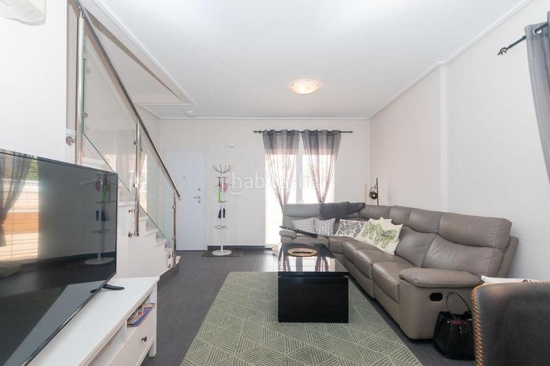 Foto 0d287499-39eb-44c0-a35c-48d432d5afea. Maison jumelée avec parking piscine dans Lomas de Cabo Roig - Los Dolses Orihuela