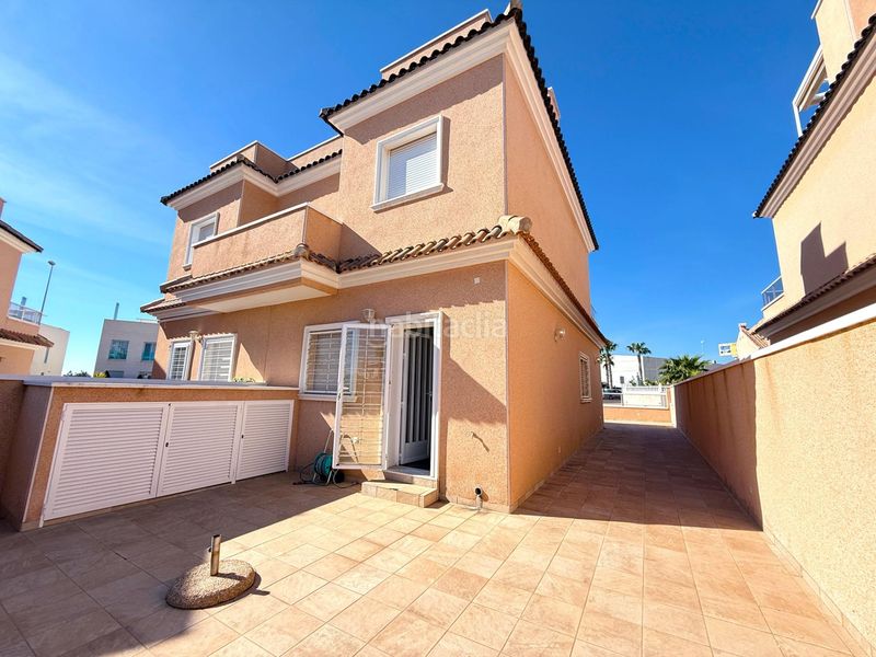 Foto e30456d9-acc2-483e-a3bb-b807e4e7b085. Casa aparellada amb aparcament piscina a Lomas de Cabo Roig - Los Dolses Orihuela