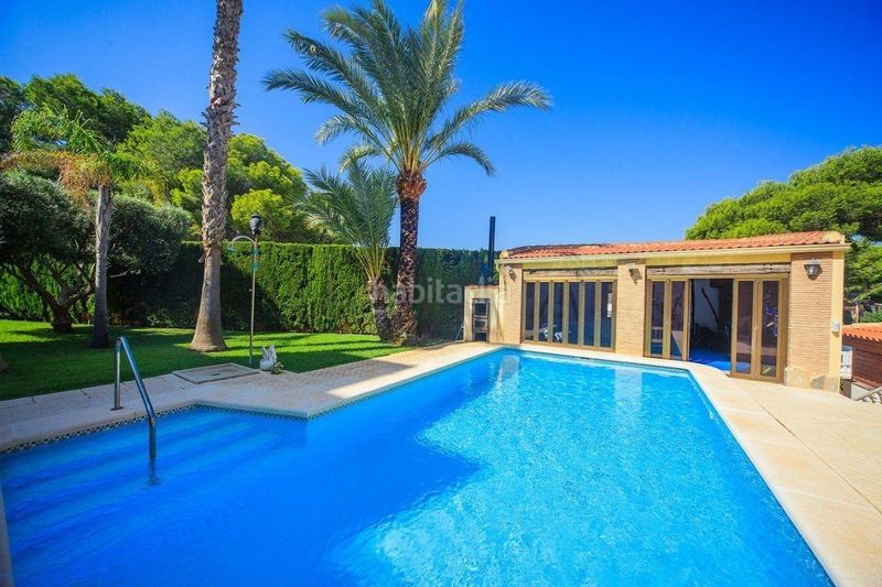 Foto 03546a3b-fe3f-49e5-8d3c-49e2ea93d7e0. Chalet con parcheggio piscina in Los Balcones-Los Altos Torrevieja