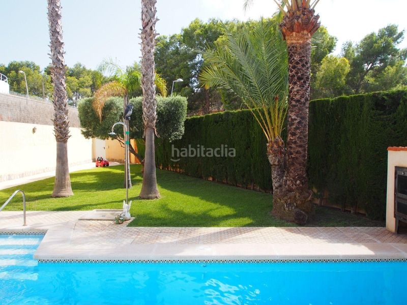 Foto 0d8eaff7-dbf1-412a-8ec3-f150c8fa76fc. Chalet con parcheggio piscina in Los Balcones-Los Altos Torrevieja