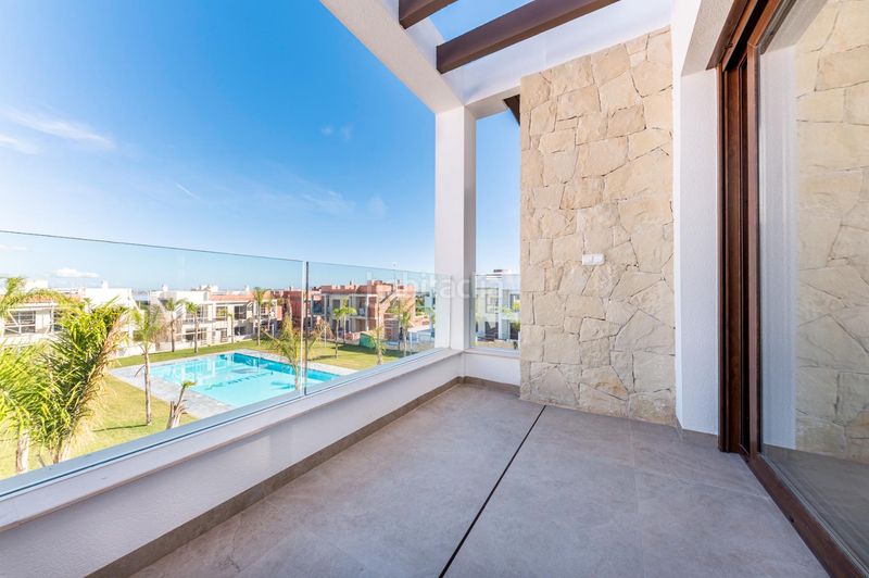 Foto bad3aaa9-d26a-4583-b1dc-4096dadb03d3. Casa amb piscina a Los Balcones-Los Altos Torrevieja