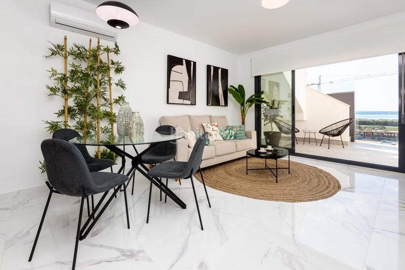 Foto 01587380-568a-4aad-86c8-86f335fa11a2. Casa pisos nuevos, de 2 o 3 dormitorios con garaje, piscina comunitaria, spa y gimnasio. en Guardamar del Segura