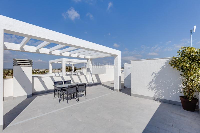 Foto 323594ff-ca0b-41fc-bb48-45d3e87e1dd1. Casa pisos nuevos, de 2 o 3 dormitorios con garaje, piscina comunitaria, spa y gimnasio. en Guardamar del Segura