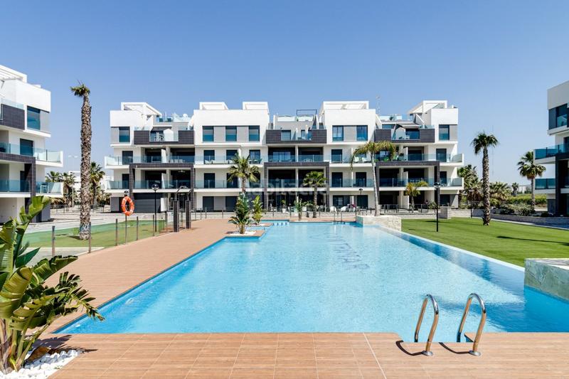 Foto 57a4cfa9-cbc2-41b9-8382-b81b624d1437. Casa pisos nuevos, de 2 o 3 dormitorios con garaje, piscina comunitaria, spa y gimnasio. en Guardamar del Segura