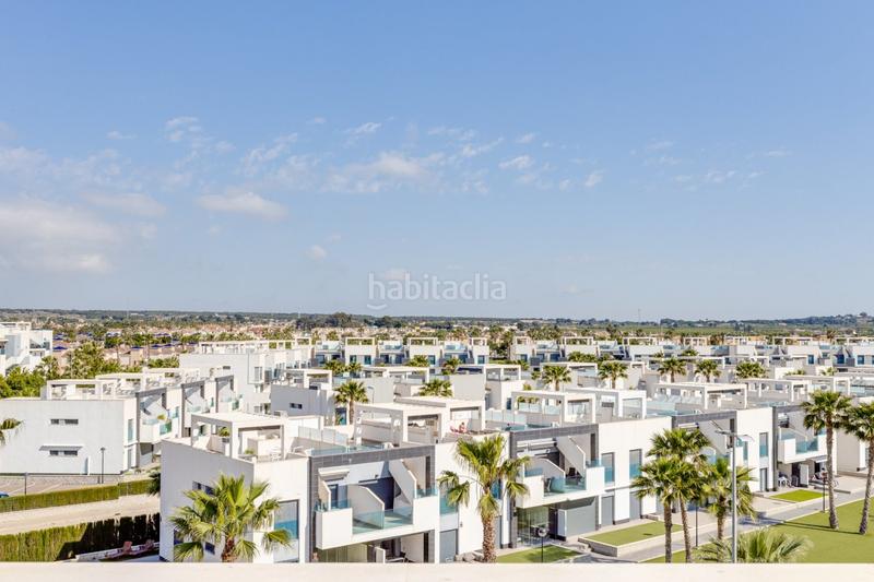 Foto 6c78ceb5-ae87-4939-9a63-d5bb0a0a0d31. Casa pisos nuevos, de 2 o 3 dormitorios con garaje, piscina comunitaria, spa y gimnasio. en Guardamar del Segura