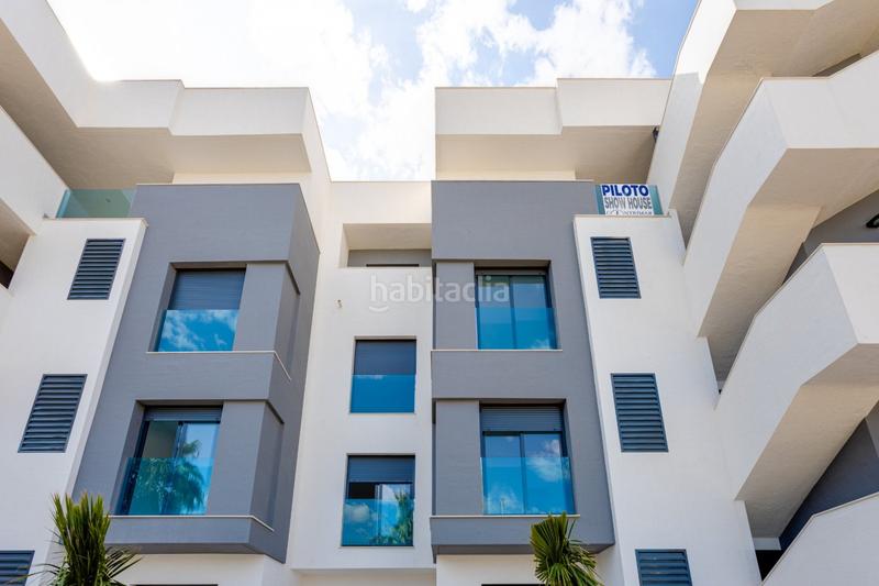 Foto ca2ddba5-3cb1-4533-be31-701f20340705. Casa pisos nuevos, de 2 o 3 dormitorios con garaje, piscina comunitaria, spa y gimnasio. en Guardamar del Segura
