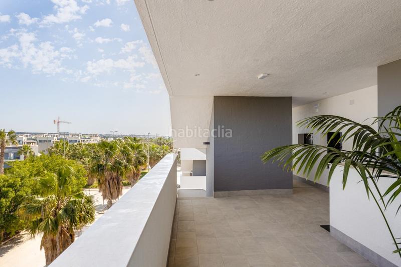 Foto eed3fd9b-e2ff-4c2b-b3b4-521bb1f00c60. Casa pisos nuevos, de 2 o 3 dormitorios con garaje, piscina comunitaria, spa y gimnasio. en Guardamar del Segura