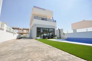 Xalet a Pilar de la Horadada Ciudad. Villa de 3 dormitorios y 3 baños, zona pilar de la horadada