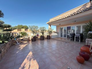 Apartament a Villamartín-Las Filipinas. Apartamento exclusivo y espacioso en los dolses, villamartin  co