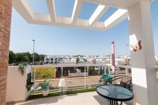 Appartement in San Pedro del Pinatar. Ático moderno con gran solárium en san pedro del pinatar
