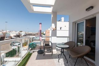 Apartament a San Pedro del Pinatar. Ático moderno con gran solárium en san pedro del pinatar