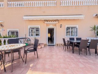 Apartamento en Villamartín-Las Filipinas. Apartamento moderno en planta baja con doble terraza en los dols