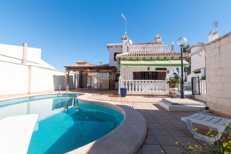 Foto 3ec08833-5868-4b5b-8e93-71cae5c507da. Xalet amb aparcament piscina a La Zenia Orihuela