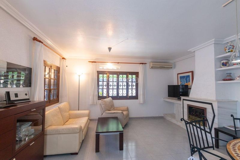 Foto 4d32d5b5-9067-4e7a-aae5-14c7e64a9a2d. Xalet amb aparcament piscina a La Zenia Orihuela