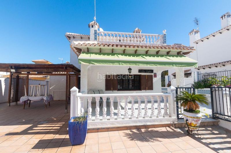 Foto 76bcf4c8-454b-4b61-a912-878bd6032dd4. Xalet amb aparcament piscina a La Zenia Orihuela