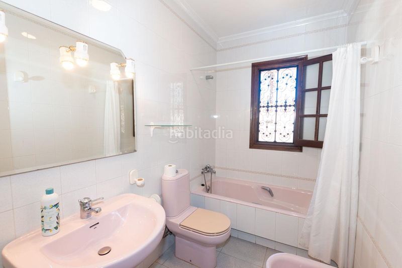 Foto 7c4361d7-bfa7-4b42-800b-7d68fe36e01f. Xalet amb aparcament piscina a La Zenia Orihuela