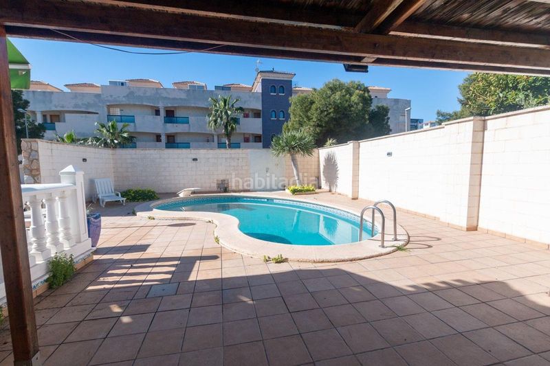 Foto 9f085c15-c10b-4d93-9ab3-15586315295e. Xalet amb aparcament piscina a La Zenia Orihuela