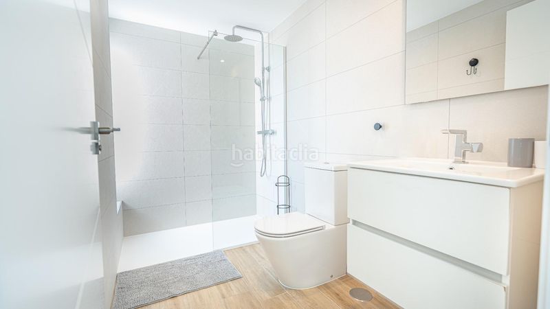 Foto a564efa2-4a5b-4879-bbb0-48af291eed36. Apartament amb aparcament piscina a Punta Prima Torrevieja