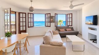 Piccolo appartamento in La Zenia. Apartamento con licencia turistica en primera linea del mar, la
