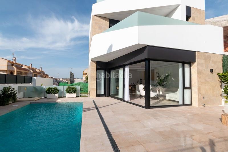 Foto e3add48e-b440-4acd-a5b1-63fcb41e5e8e. Chalet con piscina in La Florida Orihuela