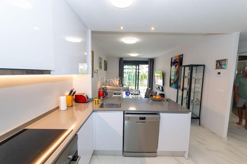 Foto 51f3a21c-6712-4604-9419-c883e878fcf5. Apartament amb aparcament piscina a Playa Flamenca Orihuela