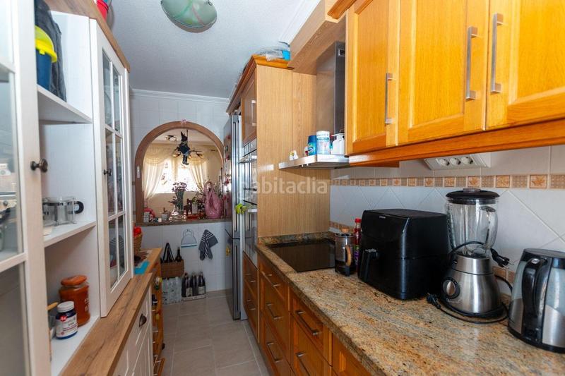 Foto 4d15ee3a-f898-4079-b4e0-7163b97b410d. Casa adosada adosado con 2 dormitorios y 2 baños, con piscinas comunitaria en zona villamartin costa en Orihuela