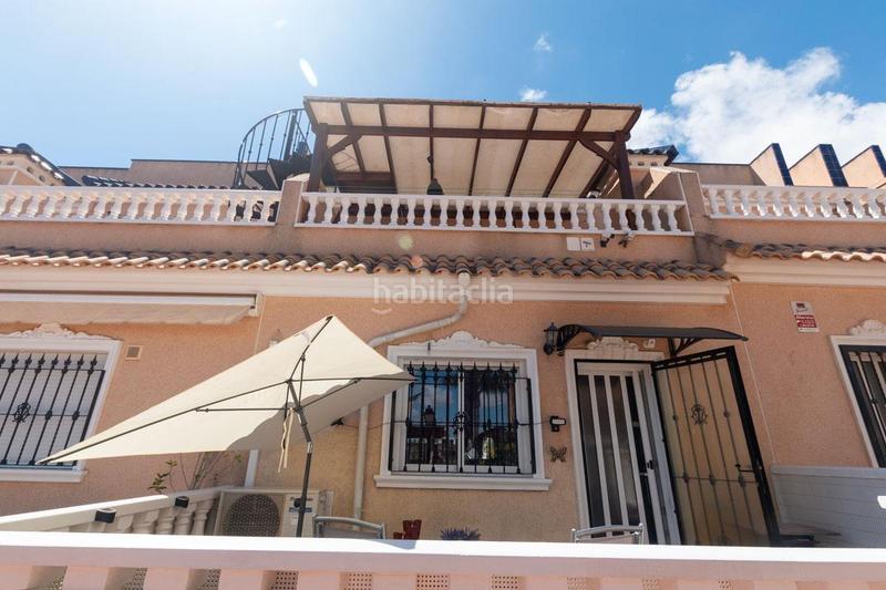 Foto 4f33be8e-d8e2-4bed-95ef-a38278aa2f53. Casa adosada adosado con 2 dormitorios y 2 baños, con piscinas comunitaria en zona villamartin costa en Orihuela