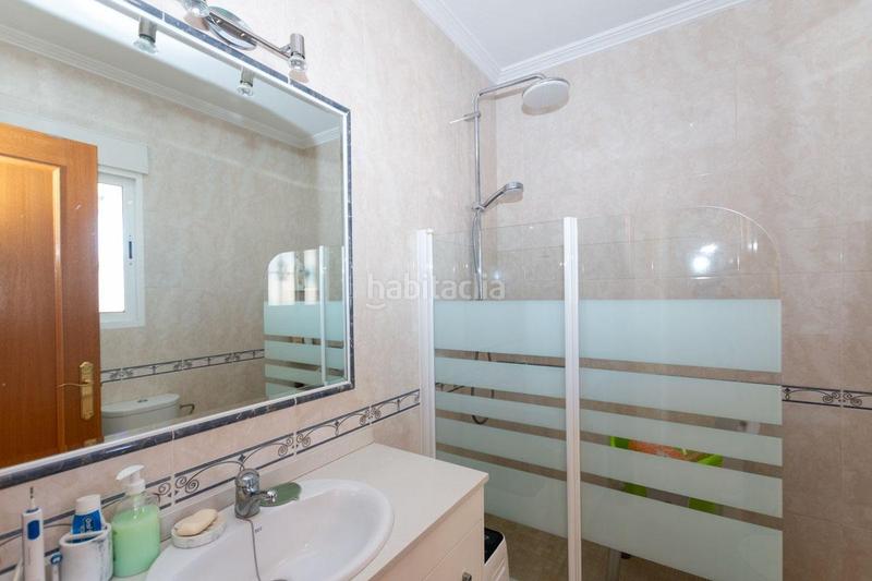 Foto c9d49172-34a6-4dd6-948c-1d0fec8d507c. Casa adosada adosado con 2 dormitorios y 2 baños, con piscinas comunitaria en zona villamartin costa en Orihuela