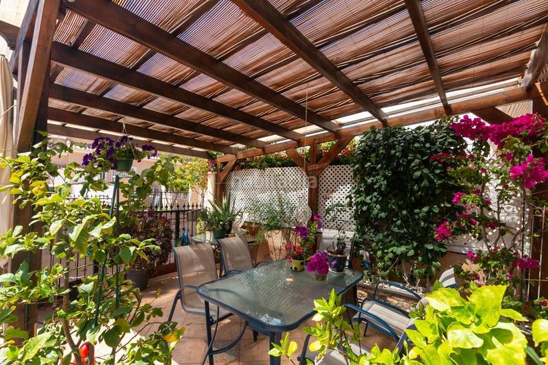 Foto d65ed6cf-2e91-487a-955d-7b099851eb0d. Casa adosada adosado con 2 dormitorios y 2 baños, con piscinas comunitaria en zona villamartin costa en Orihuela