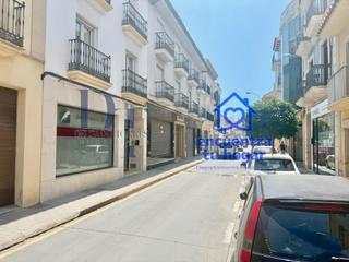 Aparcament cotxe en Hispanidad - Vivar Tllez. Plaza de aparcamiento en cochera cerrada