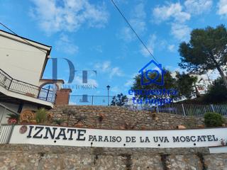 Semi detached house en Iznate. Oportunidad en la axarqua: casa de 3 plantas a buen precio en i