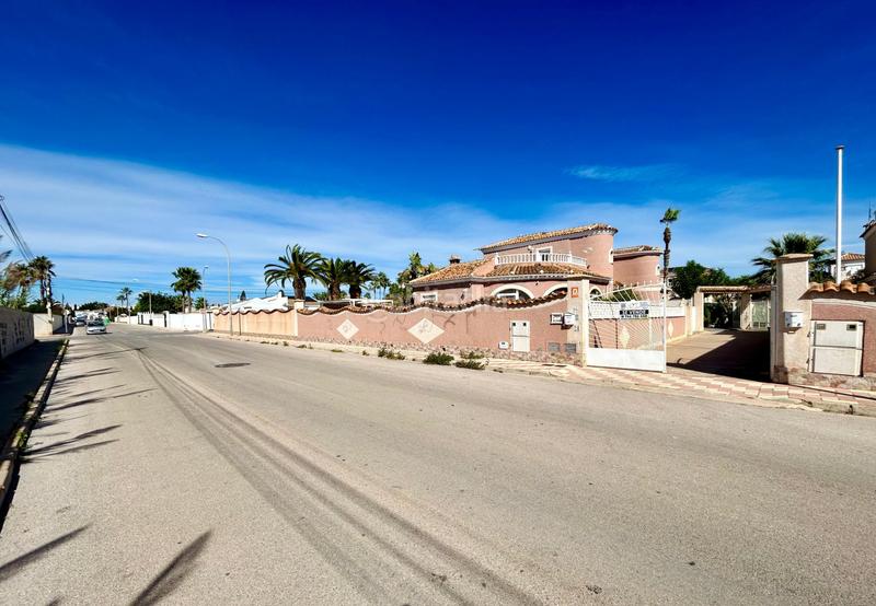 Foto 4a107a7d-fa74-4565-81a3-5032a92e6edb. Casa adosada en El Molino Torrevieja