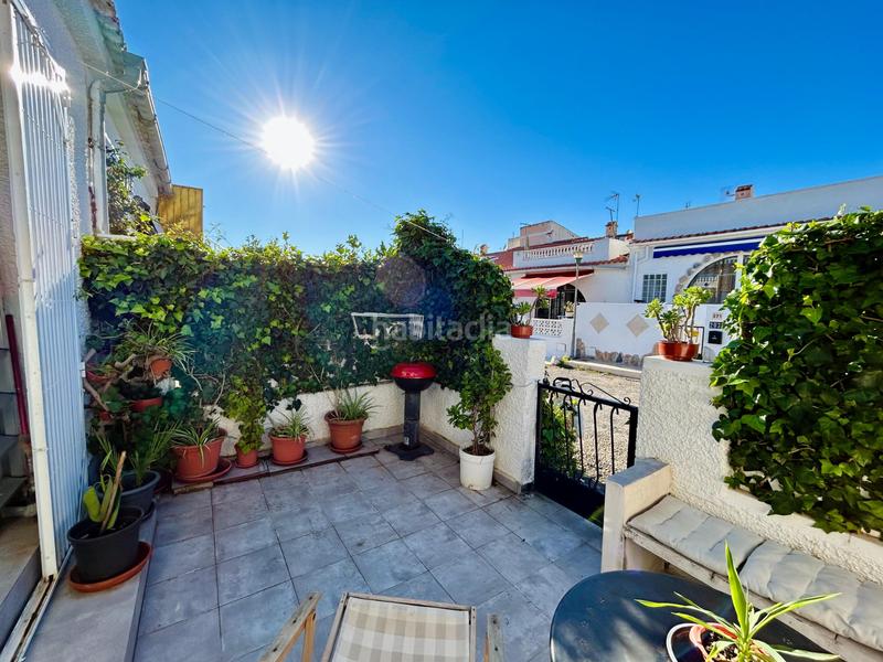 Foto 91a0655f-7e4b-4ec1-948e-c311e47e3c4d. Casa adossada a Zona Carrefour - Urbanizaciones Torrevieja