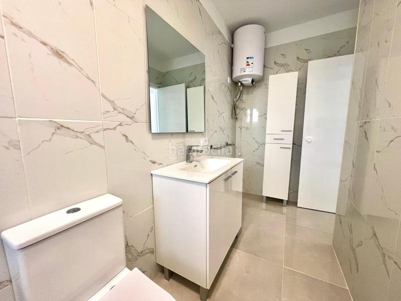 Foto a3d36ea5-c168-4be0-abe8-526af9070421. Maison jumelée dans Los Europeos Torrevieja