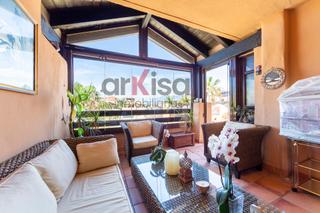 Penthouse in Almerimar. Ático en primera linea de playa , con terraza y solárium en urba