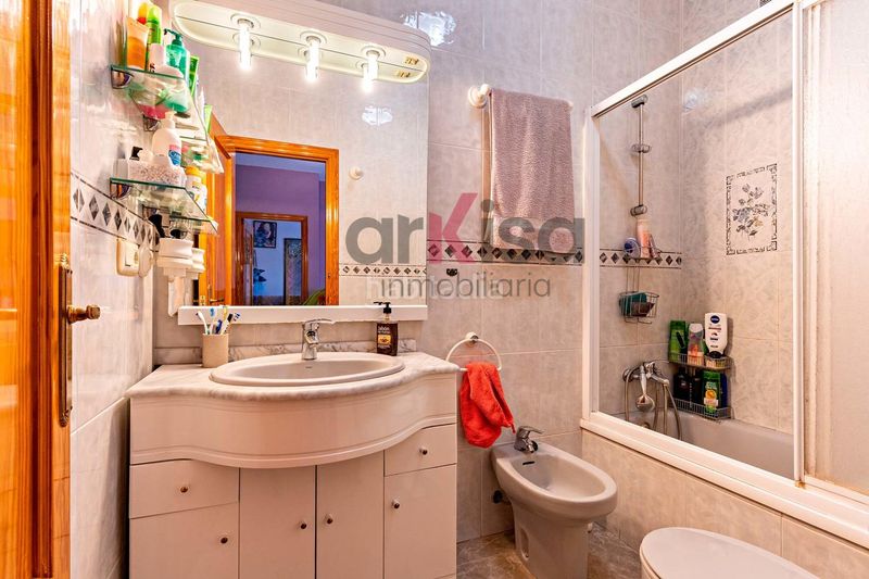 Foto 3d8b5603-5f4f-47de-83f3-e2891a9999fe. Duplex avec parking dans Berja