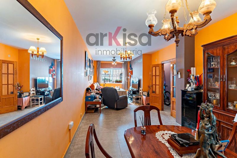 Foto 5b0dae46-aee5-4e1c-9aca-9befb1989c20. Duplex avec parking dans Berja