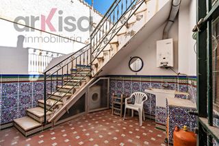 Zweistöckige Wohnung in Berja. Espectacular casa dúplex con huerto en el corazón de berja
