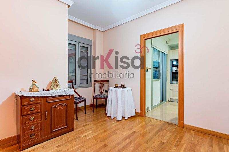 Foto a8a58312-1482-41fe-9215-e82fda666c4c. Piso espectacular piso de 170 m con excelentes calidades en el centro de el ejido en Ejido (El)