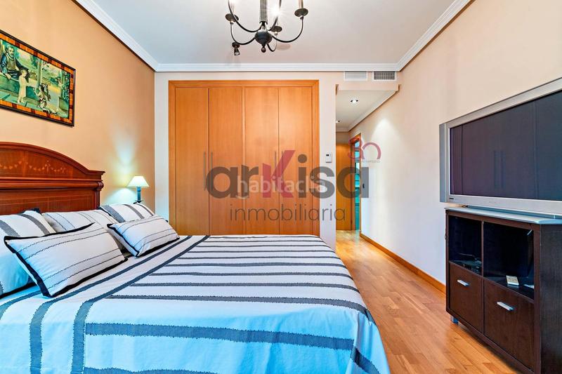 Foto b7c6b2aa-8464-493f-8264-f52f84576233. Piso espectacular piso de 170 m con excelentes calidades en el centro de el ejido en Ejido (El)